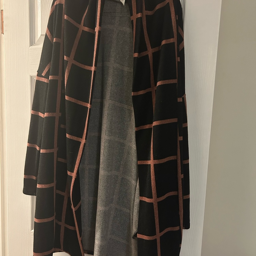 Black and Pink Grid Pattern Maternity Cardigan